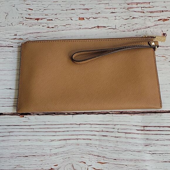 MICHAEL KORS Tan Medium Sized Wristlet - Picture 5 of 6
